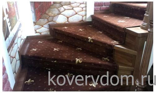 Полушерстяная ковровая дорожка LILIA с укладкой на лестницу